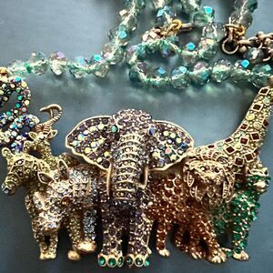 🩵 Heidi Daus Amazing Multicolor Crystal embellished Wildlife Animal Necklace 🩵